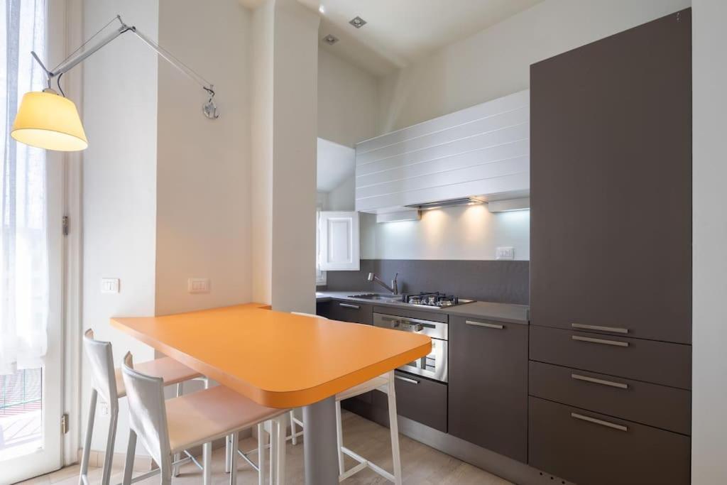 Small & Charming 1-Br Apt 佛罗伦萨 外观 照片