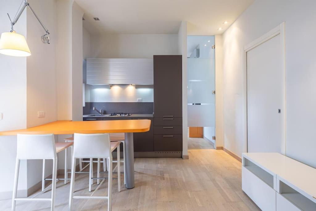 Small & Charming 1-Br Apt 佛罗伦萨 外观 照片